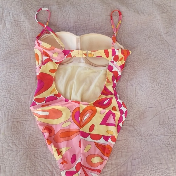 Victoria Secret Pucci Style 36C High Cut Swimsuit - Picture 4 of 5